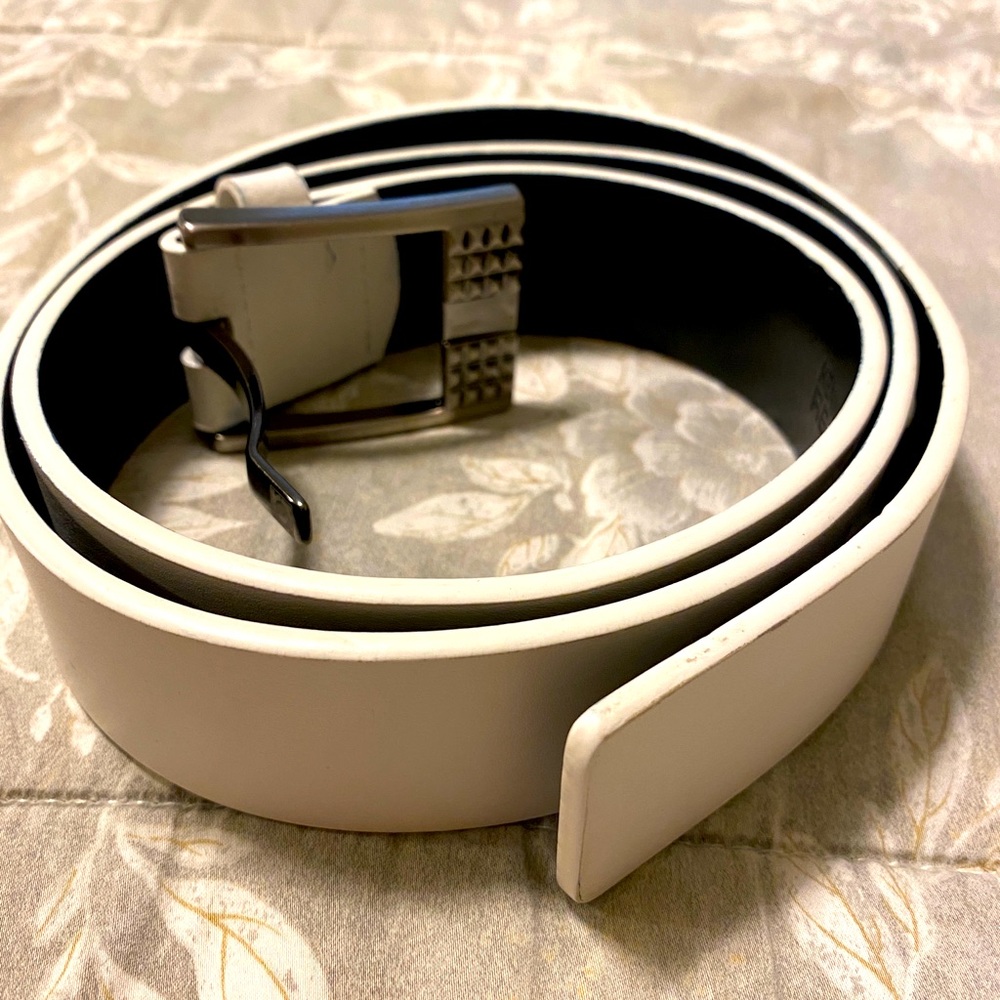 Reaction by Kenneth Cole White Belt